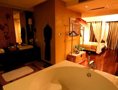 上海虹口区养生会所的黄昏恋：当爱情遇上八十岁